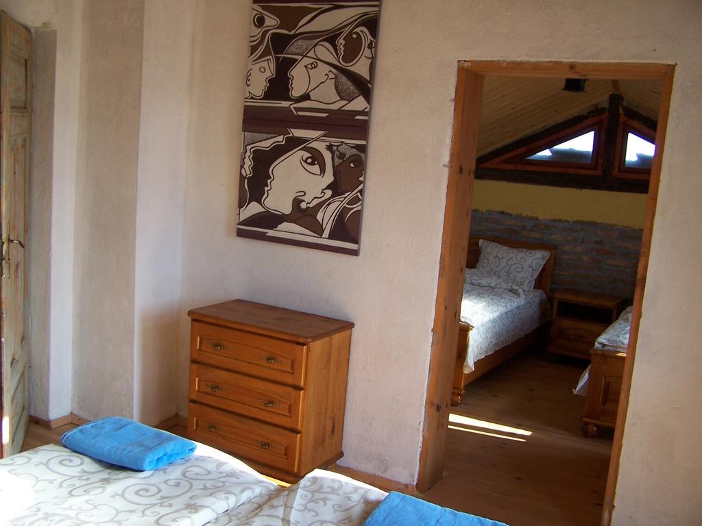 Casa De Artes Guest House Balchik Bilik gambar